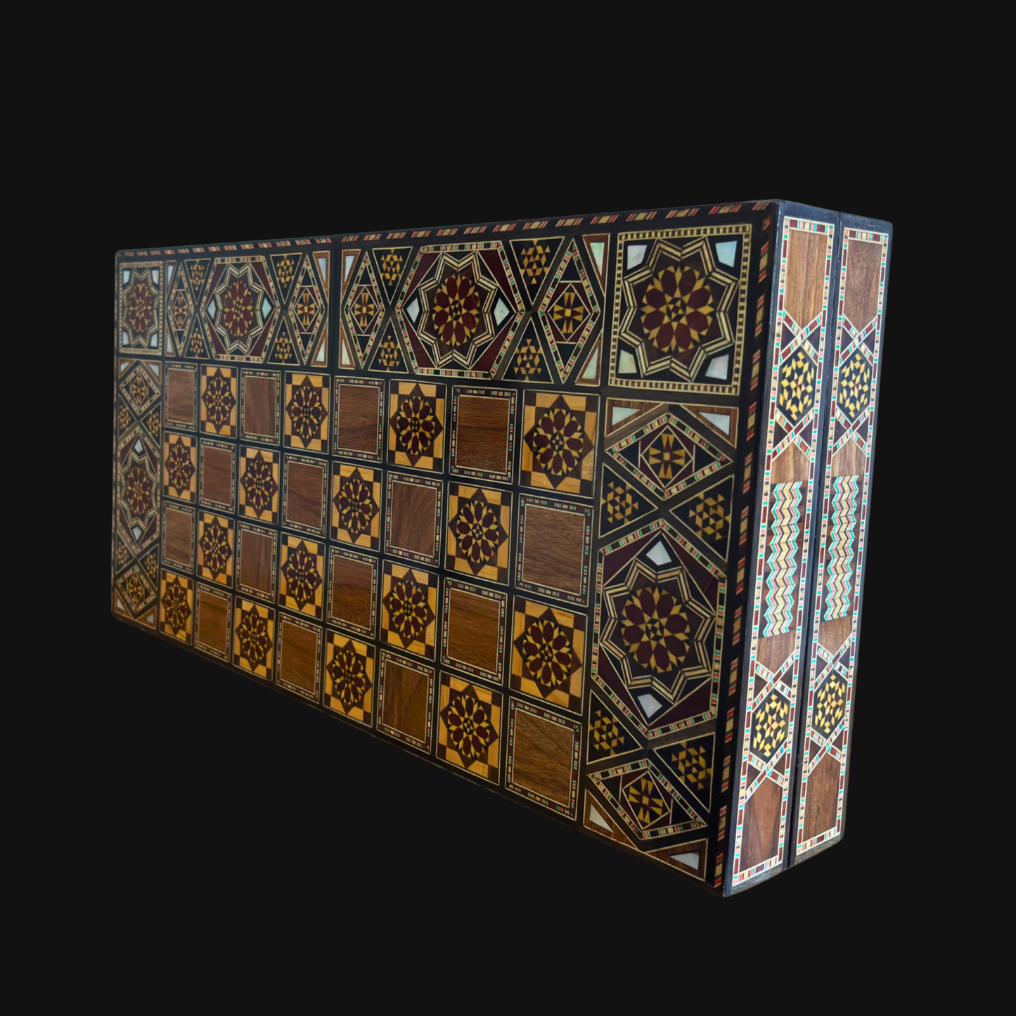 Table de Backgammon et d’Échecs Damasquine Faite à la Main par Gaby Al Dayeh – Chef-d’Œuvre avec Incrustations de Nacre