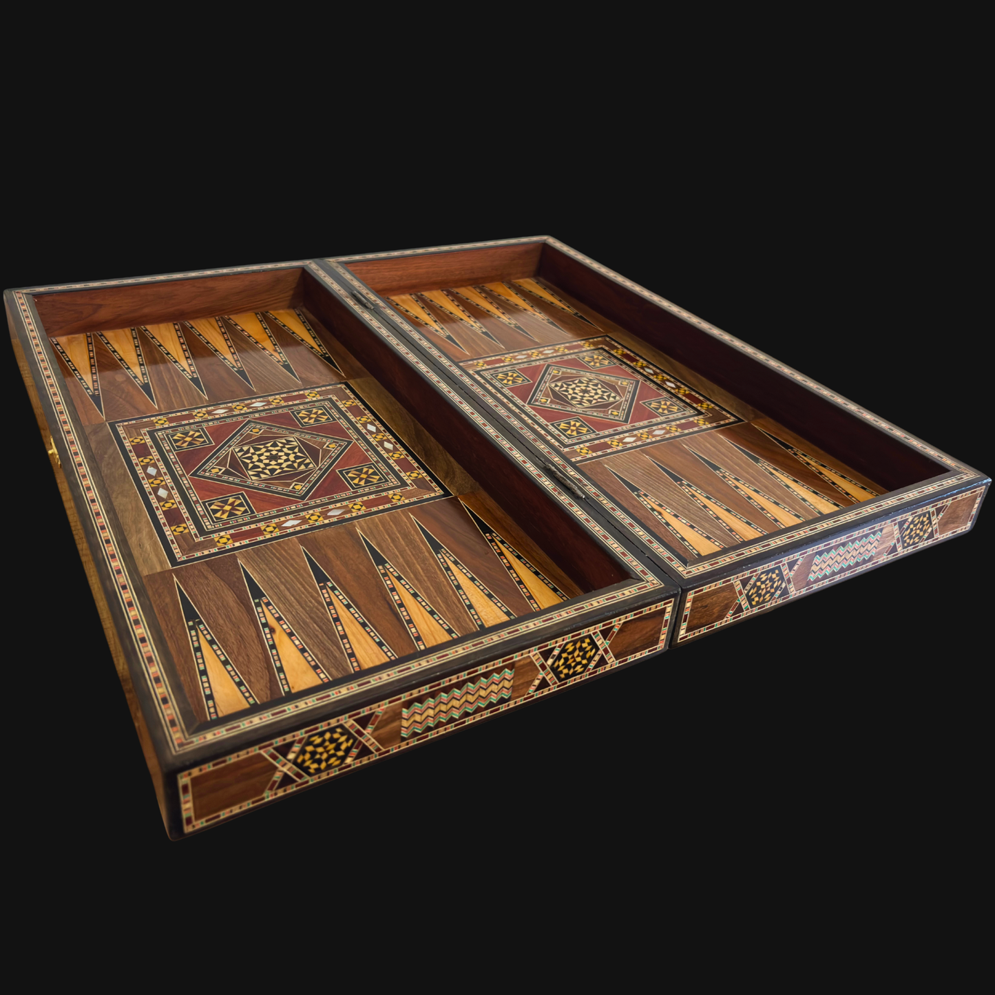 Table de Backgammon et d’Échecs Damasquine Faite à la Main par Gaby Al Dayeh – Chef-d’Œuvre avec Incrustations de Nacre