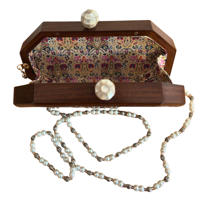 Güllerin Fısıltısı – Sedef Kakmalı Cevizden El Yapımı Şam Clutch Çantası, İnci Tesbih Zincirli