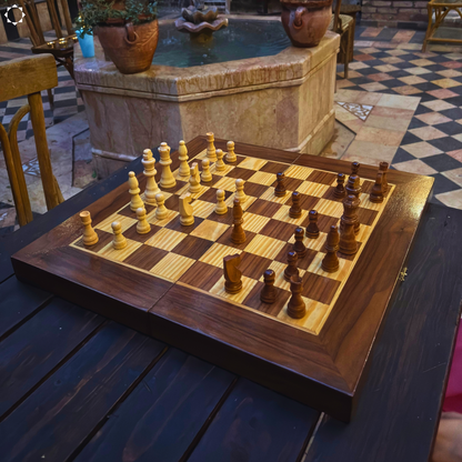 Table Damasquinée d’Échecs et de Backgammon Faite à la Main par Gaby Al Dayeh – Design Classique