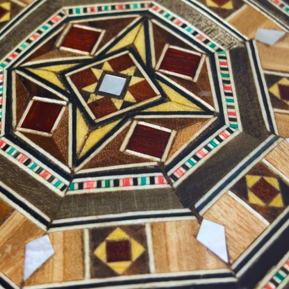 Handgefertigte Mosaik-Schatulle aus Damaskus – Holzkunst & Samt