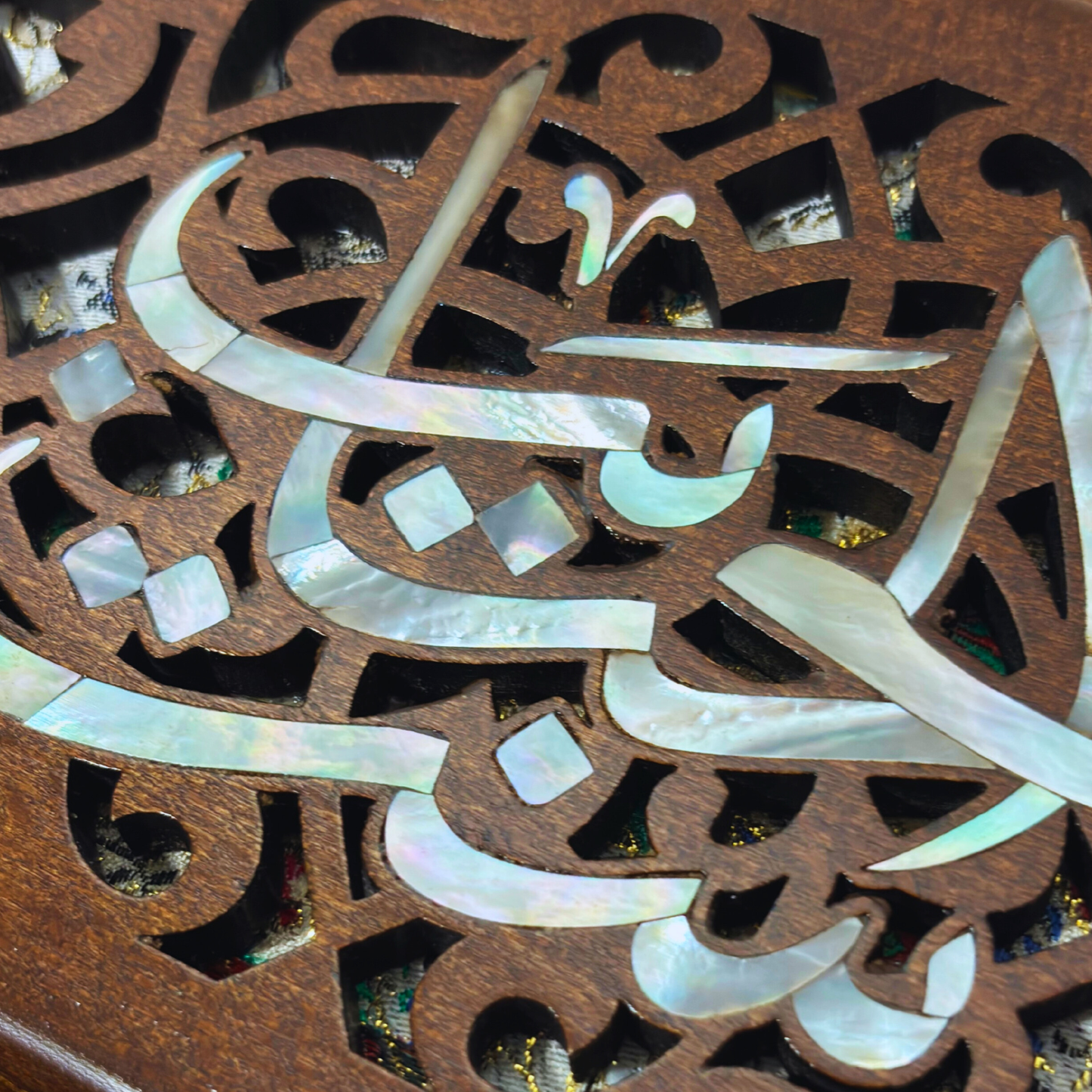 Mother – Clutch de Lujo Damascena con Nácar y Brocado Interior