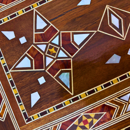 Kilitli Şam Mozaik Takı Kutusu – El Yapımı Zarif Eser