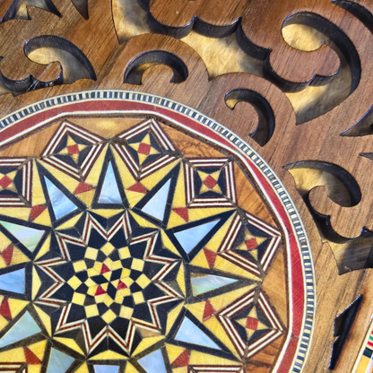 Handgefertigte Mosaik-Schatulle aus Damaskus – Perlmutt & Schnitzkunst