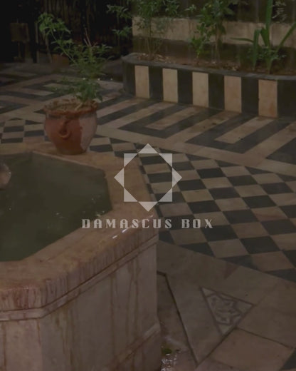 Jouri – Clutch Damascena di Lusso con Madreperla Floreale & Catena di Perle