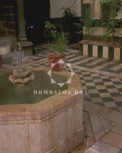 Yasmine – Luxe Damascene Clutch met Parelmoer & Brokaat Voering